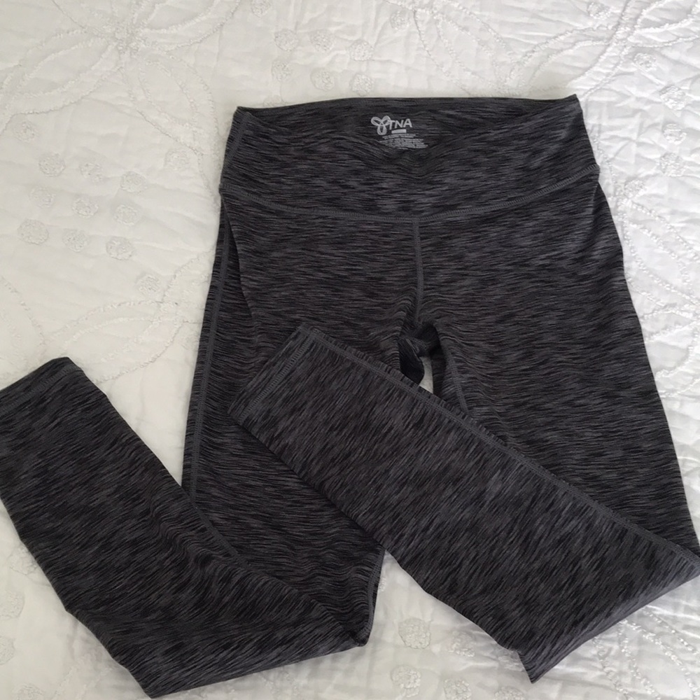 Aritzia TNA workout leggings small